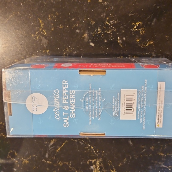 Red Crab Ceramic Salt & Pepper Shakers - Picture 5 of 6